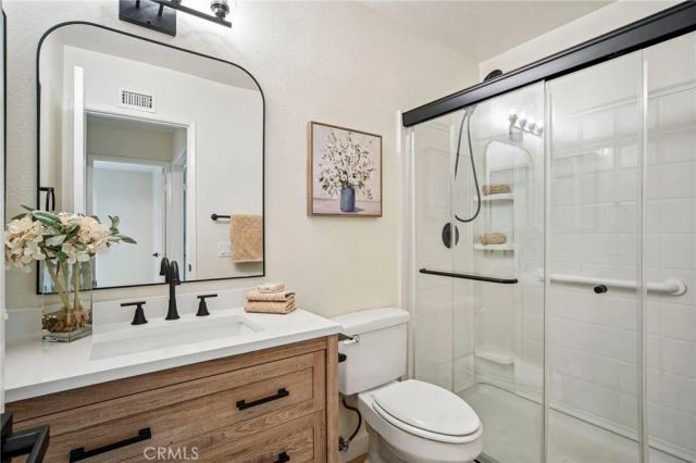 5486 E Willow Woods Lane 101, Anaheim, CA 92807