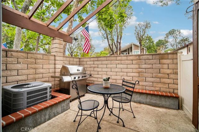 5486 E Willow Woods Lane 101, Anaheim, CA 92807