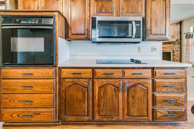 3609 Sunvalley Drive, Midwest City, OK 73110