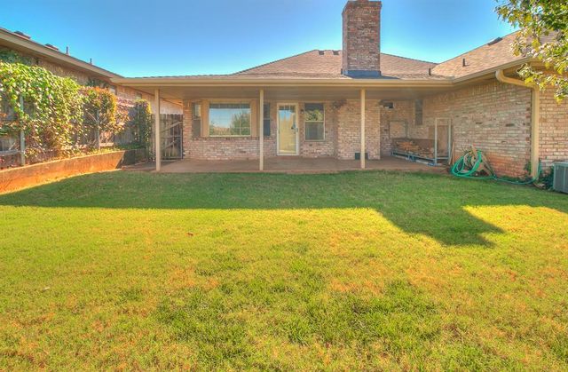 3609 Sunvalley Drive, Midwest City, OK 73110