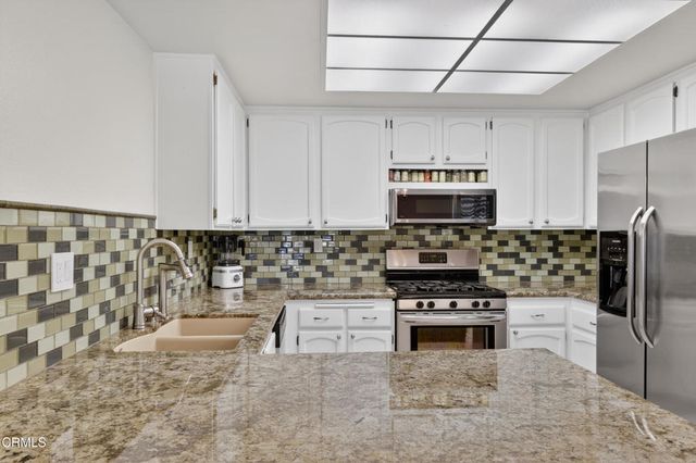 425 Jeremiah Drive A, Simi Valley, CA 93065