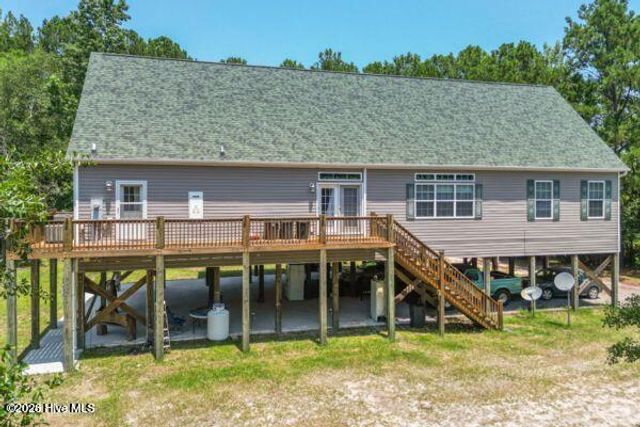 364 Murray Turner Farm Road, Burgaw, NC 28425