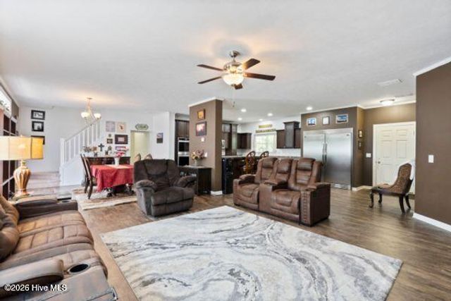 364 Murray Turner Farm Road, Burgaw, NC 28425