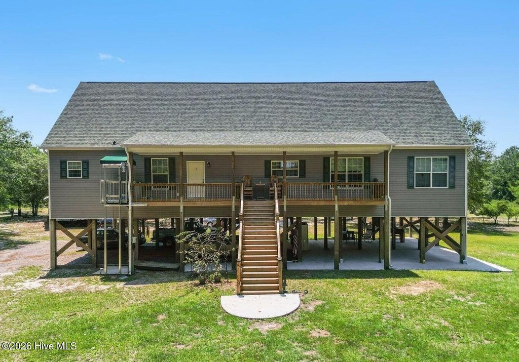 364 Murray Turner Farm Road, Burgaw, NC 28425
