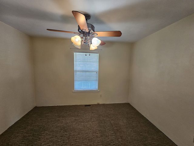 14927 E Clearview Road, Mt Vernon, IL 62864