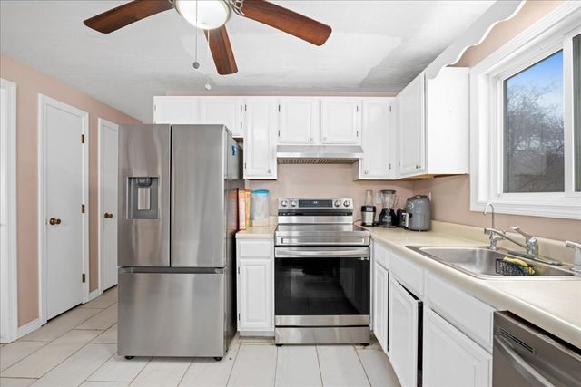 7 Webster St 7, Douglas, MA 01516