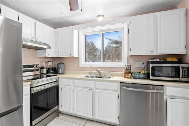 7 Webster St 7, Douglas, MA 01516