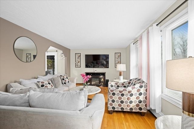 7 Webster St 7, Douglas, MA 01516