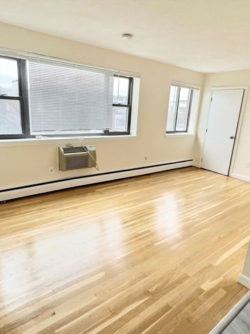 1027 Commonwealth Ave 20, Boston, MA 02215