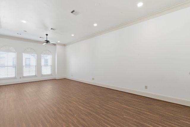 3105 Fairdale Oaks E, Houston, TX 77057