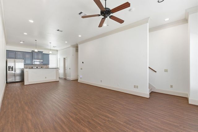 3105 Fairdale Oaks E, Houston, TX 77057