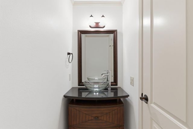 3105 Fairdale Oaks E, Houston, TX 77057