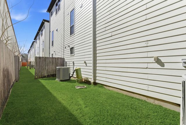 3105 Fairdale Oaks E, Houston, TX 77057