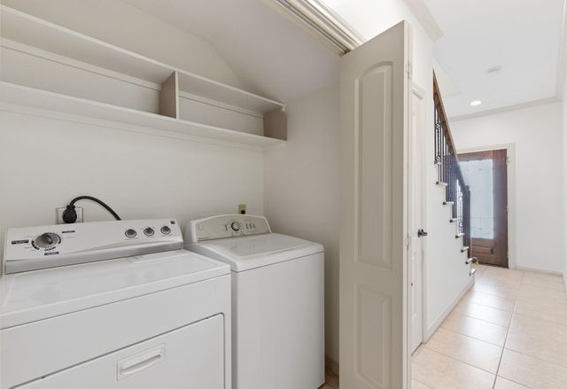 3105 Fairdale Oaks E, Houston, TX 77057