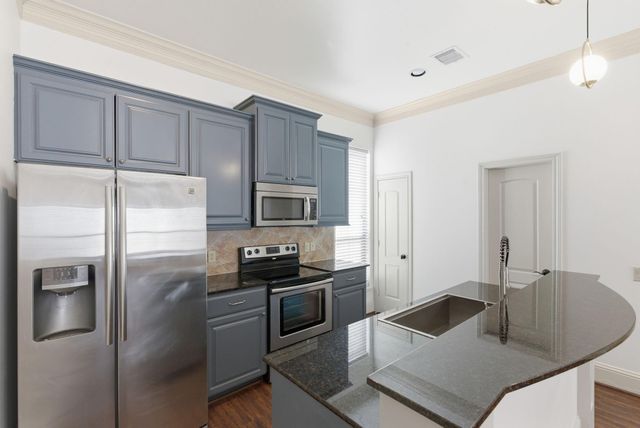 3105 Fairdale Oaks E, Houston, TX 77057