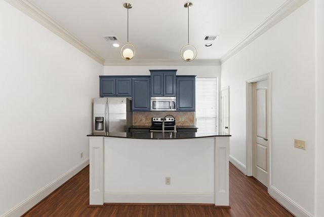 3105 Fairdale Oaks E, Houston, TX 77057