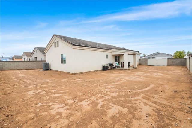3283 E Farm Crest Avenue, Kingman, AZ 86409