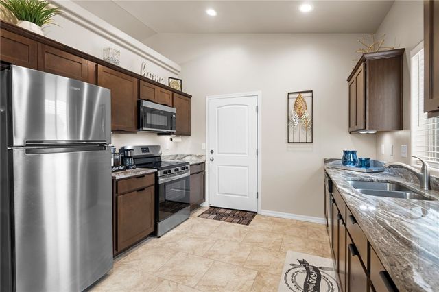 3283 E Farm Crest Avenue, Kingman, AZ 86409