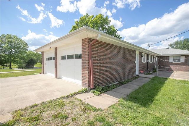 517 S 21 Street, Leavenworth, KS 66048