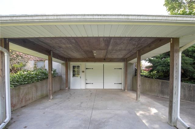 517 S 21 Street, Leavenworth, KS 66048