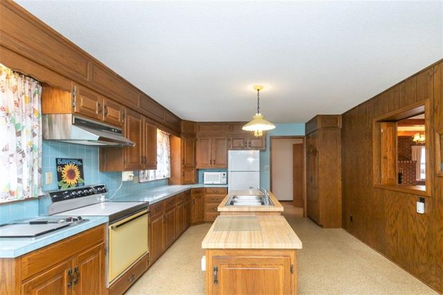 517 S 21 Street, Leavenworth, KS 66048
