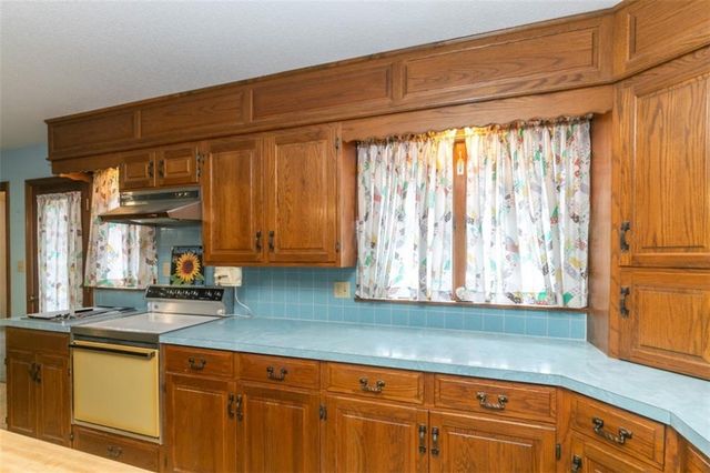 517 S 21 Street, Leavenworth, KS 66048