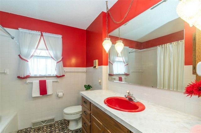 517 S 21 Street, Leavenworth, KS 66048