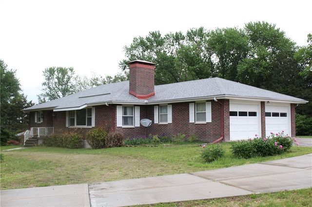 517 S 21 Street, Leavenworth, KS 66048