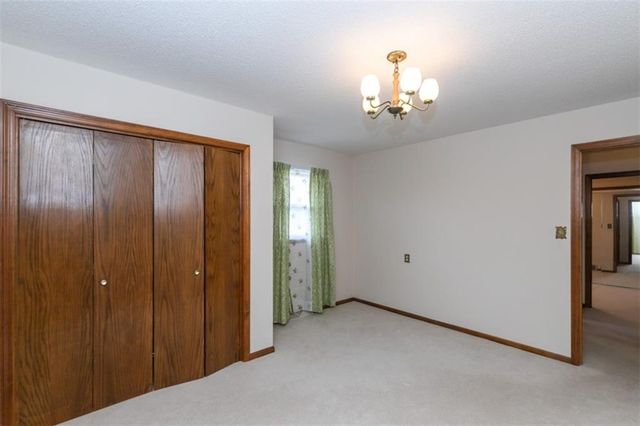 517 S 21 Street, Leavenworth, KS 66048
