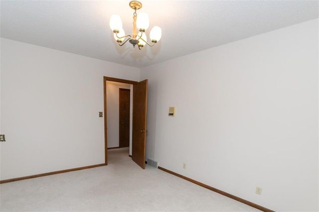 517 S 21 Street, Leavenworth, KS 66048