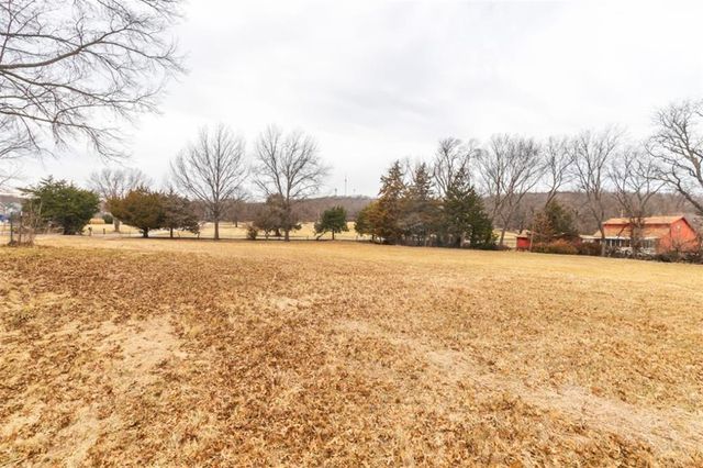 517 S 21 Street, Leavenworth, KS 66048