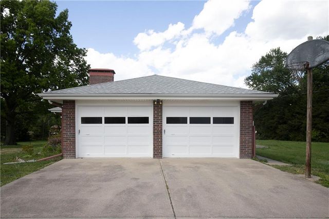 517 S 21 Street, Leavenworth, KS 66048