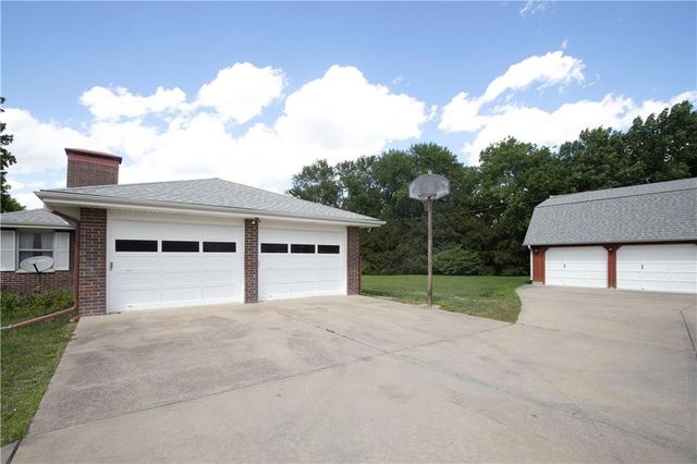 517 S 21 Street, Leavenworth, KS 66048