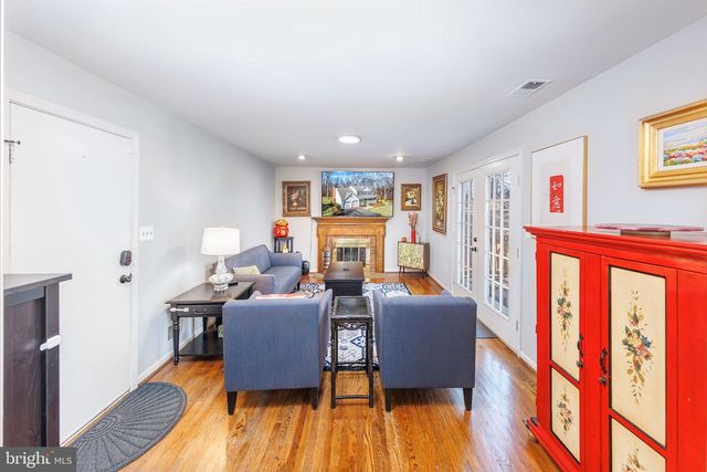 980 OLD HOLLY DR, Great Falls, VA 22066