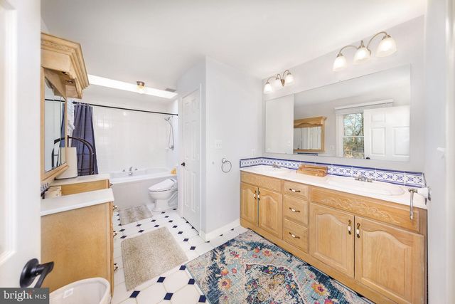 980 OLD HOLLY DR, Great Falls, VA 22066