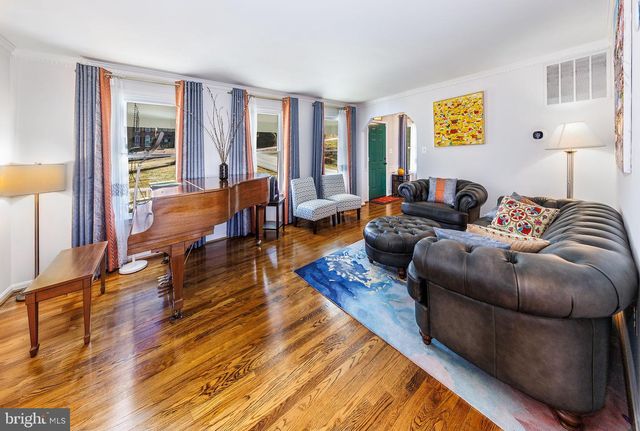 980 OLD HOLLY DR, Great Falls, VA 22066