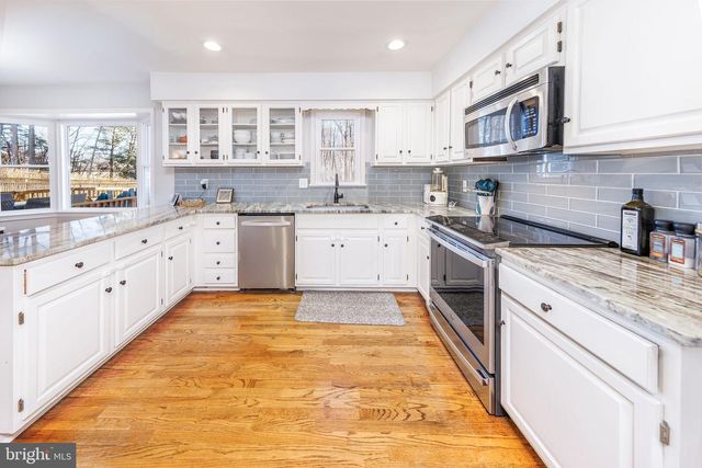 980 OLD HOLLY DR, Great Falls, VA 22066