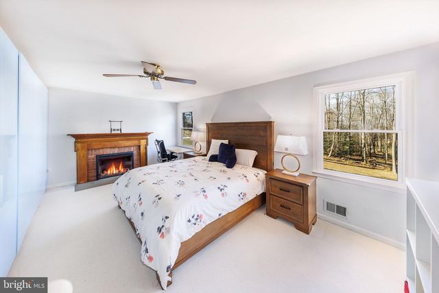 980 OLD HOLLY DR, Great Falls, VA 22066