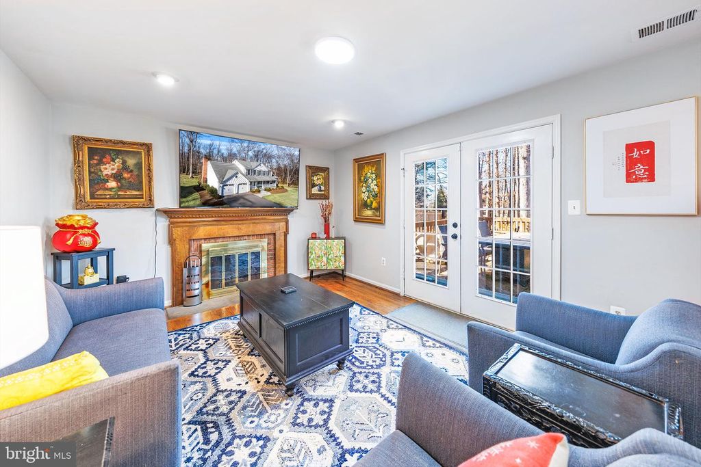 980 OLD HOLLY DR, Great Falls, VA 22066