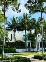 335 Banyan BLVD 4, Naples, FL 34102