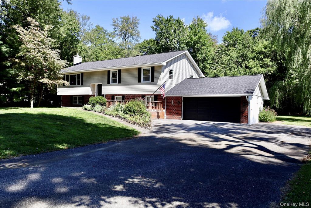 122 King Drive, Poughkeepsie, NY 12603
