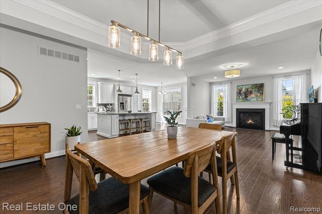 42829 Cardinal Way, Novi, MI 48375