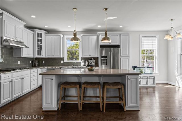 42829 Cardinal Way, Novi, MI 48375