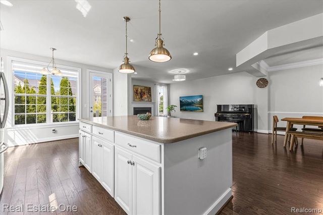 42829 Cardinal Way, Novi, MI 48375