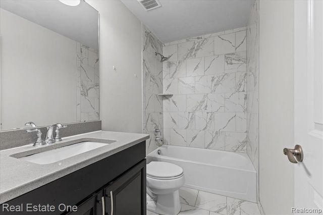 42829 Cardinal Way, Novi, MI 48375