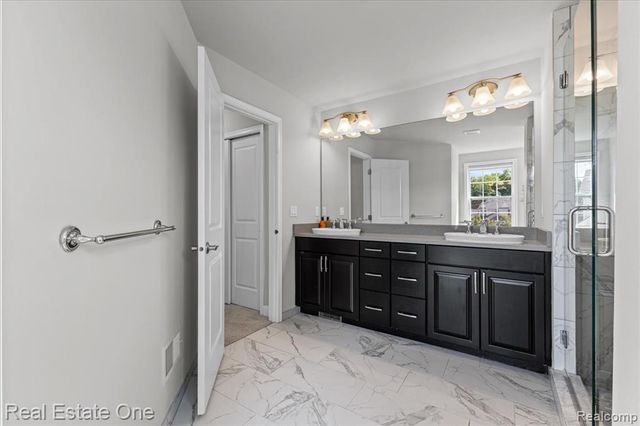 42829 Cardinal Way, Novi, MI 48375