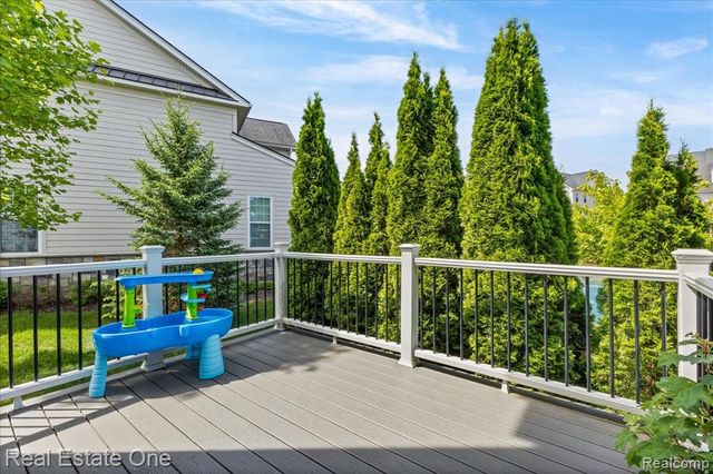 42829 Cardinal Way, Novi, MI 48375