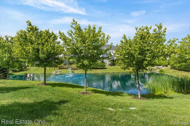 42829 Cardinal Way, Novi, MI 48375