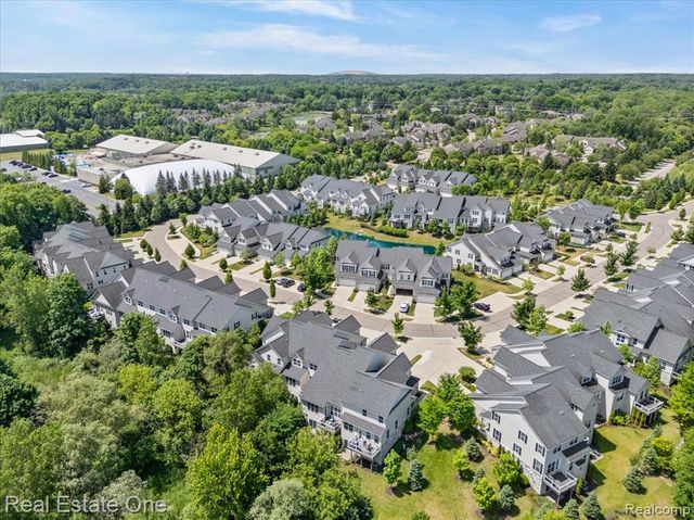 42829 Cardinal Way, Novi, MI 48375