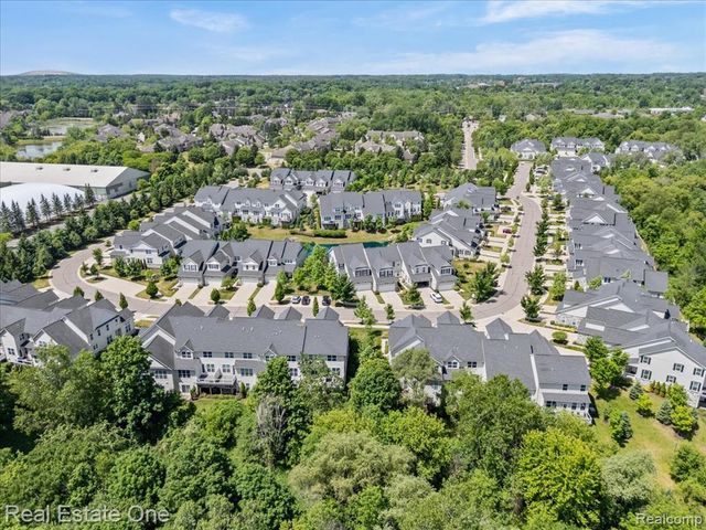 42829 Cardinal Way, Novi, MI 48375